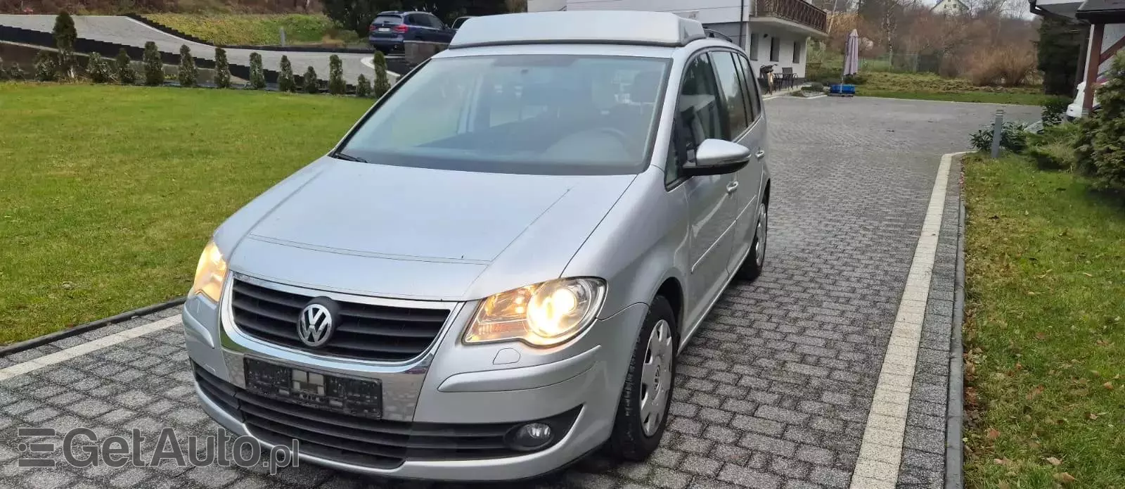 VOLKSWAGEN Touran 