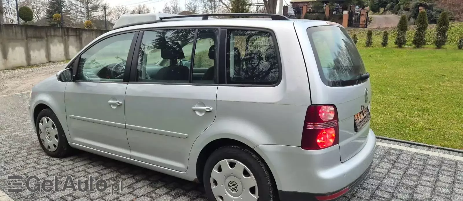 VOLKSWAGEN Touran 