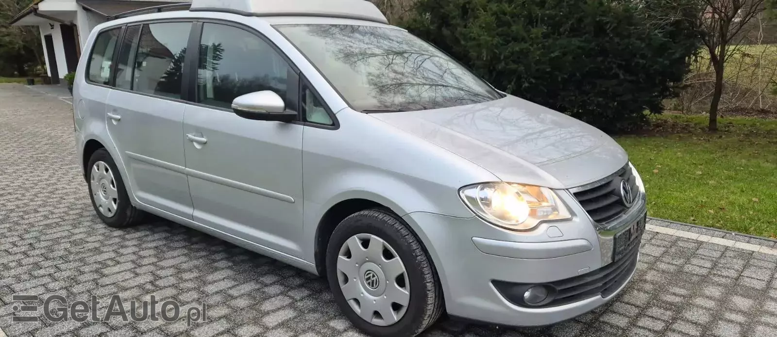 VOLKSWAGEN Touran 
