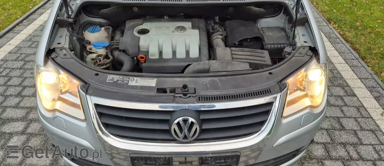 VOLKSWAGEN Touran 