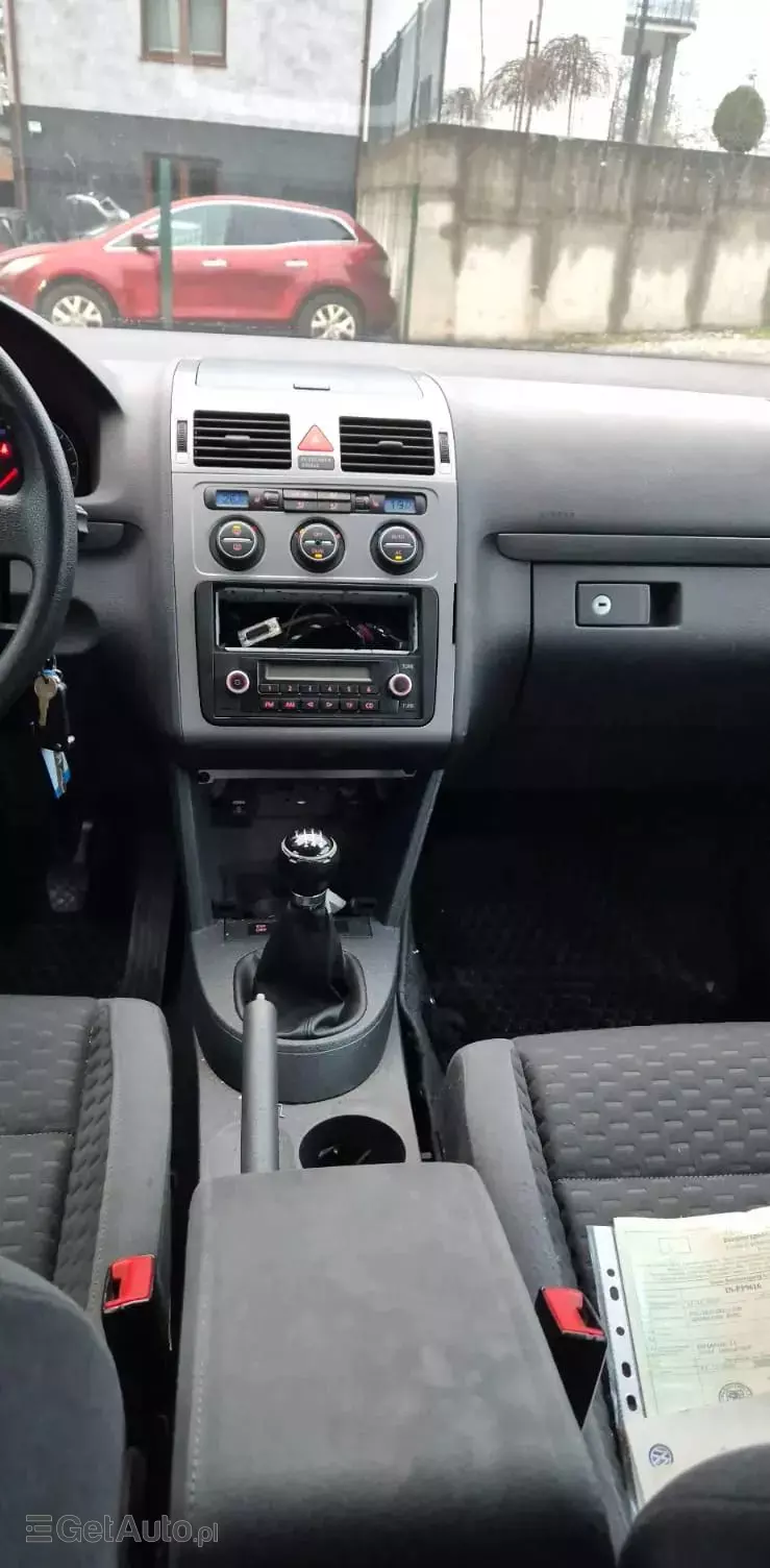 VOLKSWAGEN Touran 