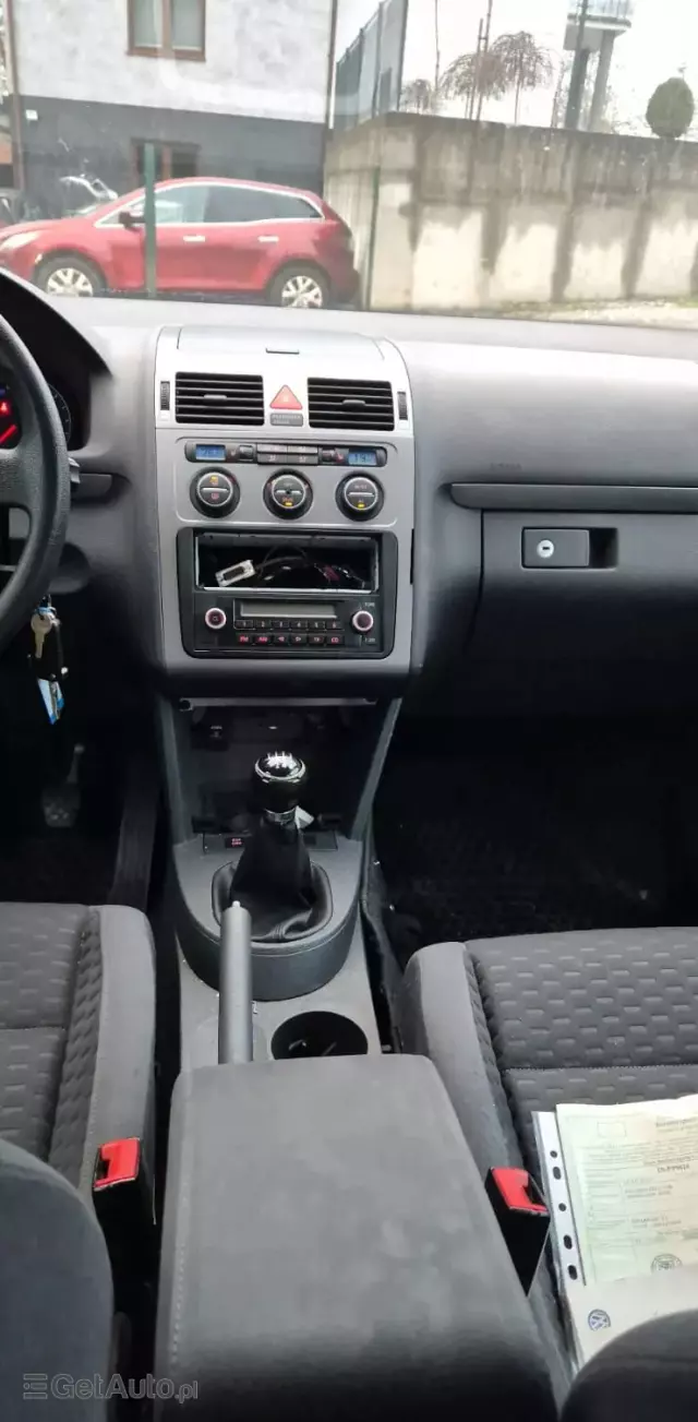 VOLKSWAGEN Touran 