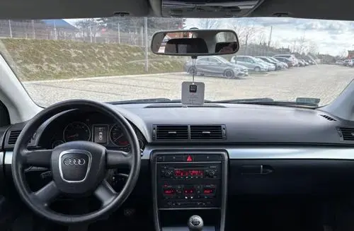AUDI A4 