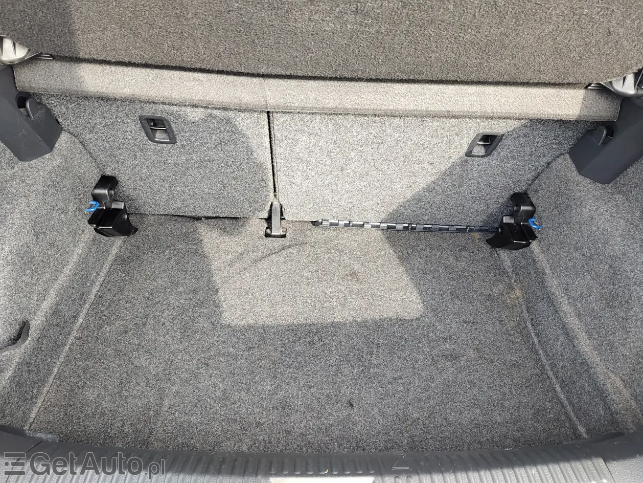 VOLKSWAGEN Polo Highline