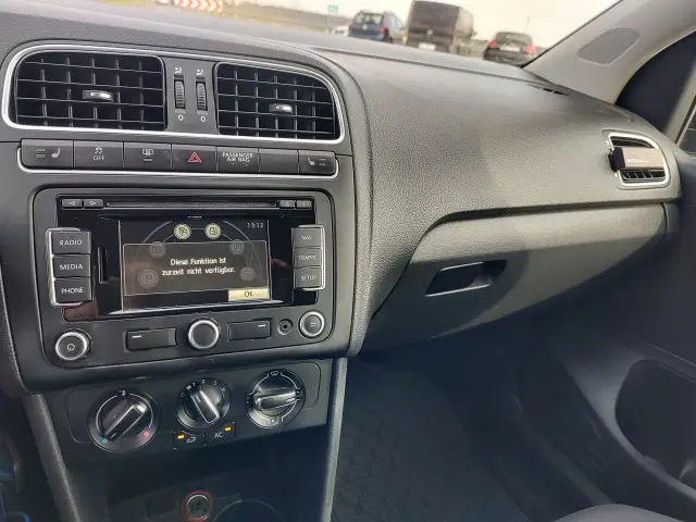 VOLKSWAGEN Polo Highline