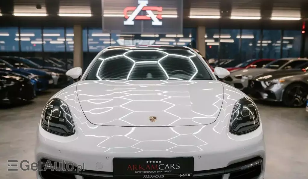 PORSCHE Panamera 