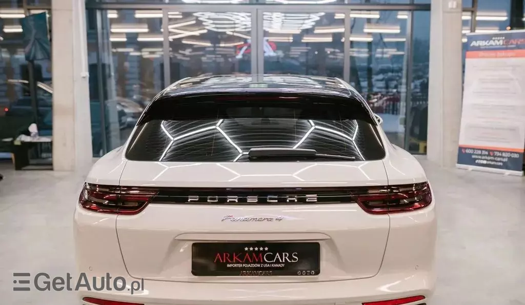 PORSCHE Panamera 