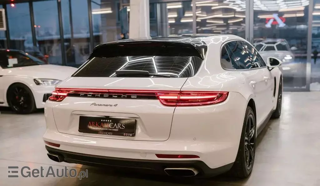 PORSCHE Panamera 