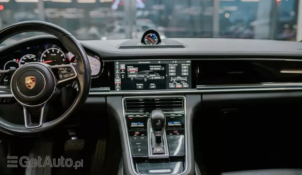 PORSCHE Panamera 
