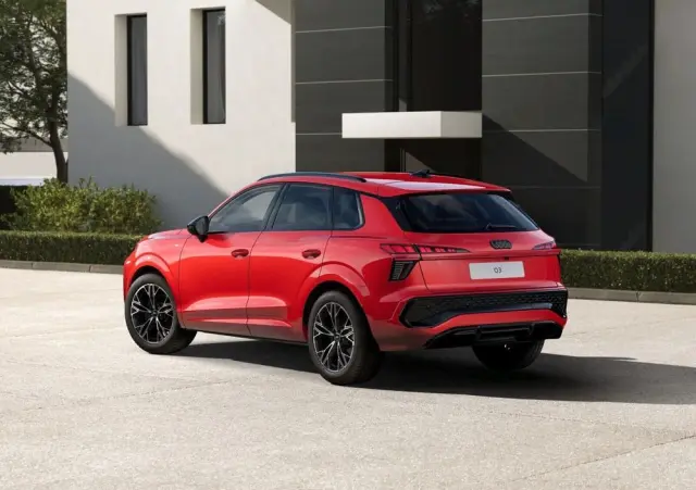 AUDI Q3 
