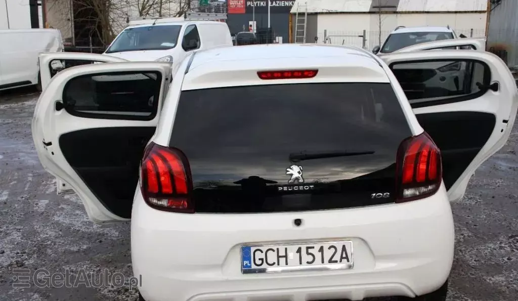 PEUGEOT 108 