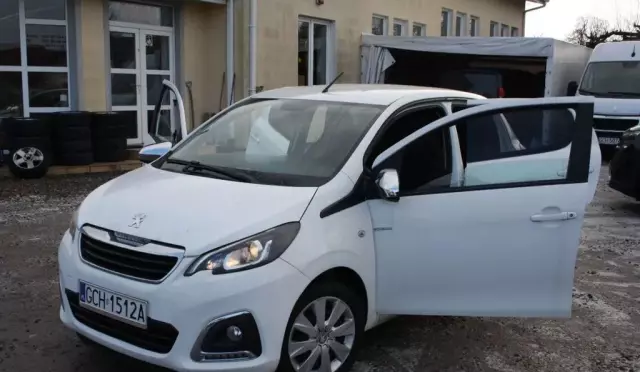 PEUGEOT 108 