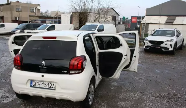 PEUGEOT 108 