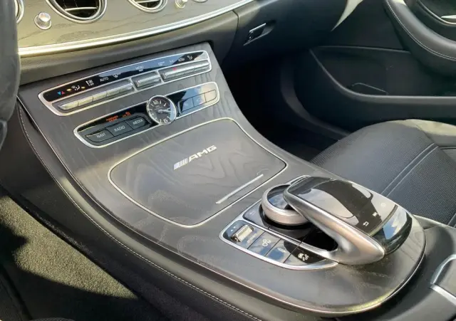 MERCEDES-BENZ Klasa E AMG 63 S 4Matic+ T 9G-TRONIC