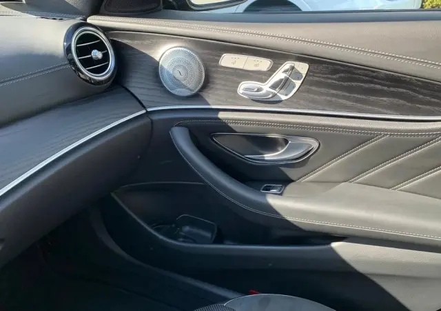 MERCEDES-BENZ Klasa E AMG 63 S 4Matic+ T 9G-TRONIC