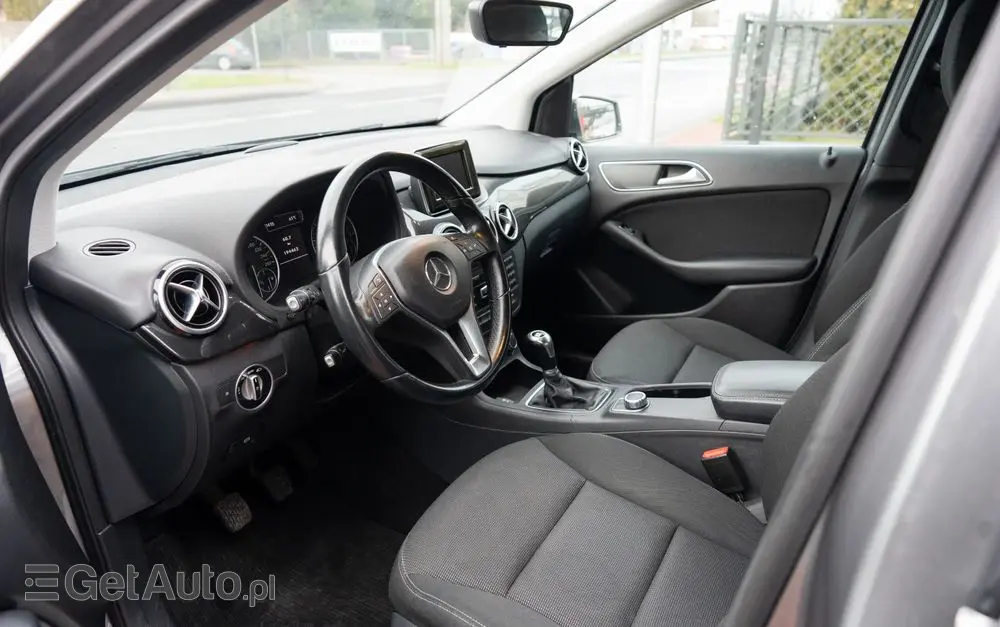 MERCEDES-BENZ Klasa B 180 BlueEFFICIENCY Edition