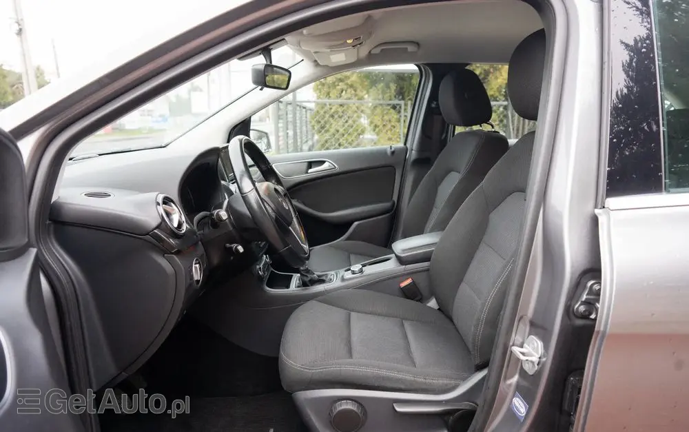 MERCEDES-BENZ Klasa B 180 BlueEFFICIENCY Edition