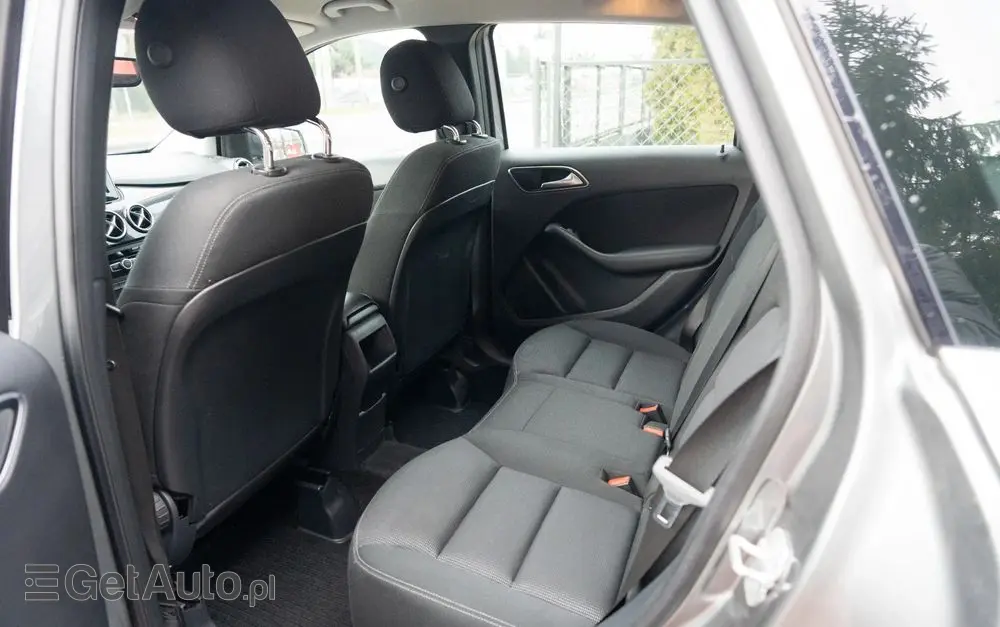 MERCEDES-BENZ Klasa B 180 BlueEFFICIENCY Edition