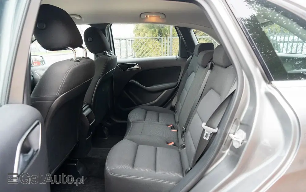 MERCEDES-BENZ Klasa B 180 BlueEFFICIENCY Edition