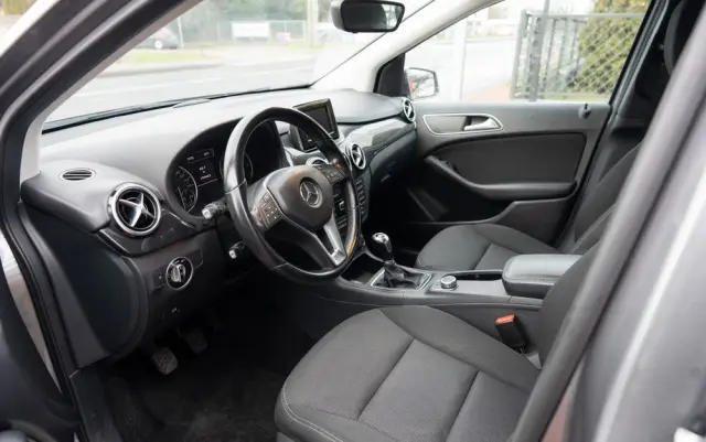 MERCEDES-BENZ Klasa B 180 BlueEFFICIENCY Edition