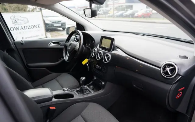 MERCEDES-BENZ Klasa B 180 BlueEFFICIENCY Edition