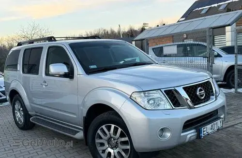 NISSAN Pathfinder 