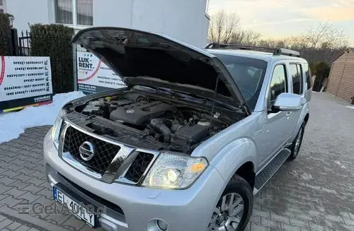 NISSAN Pathfinder 