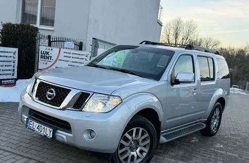 NISSAN Pathfinder 