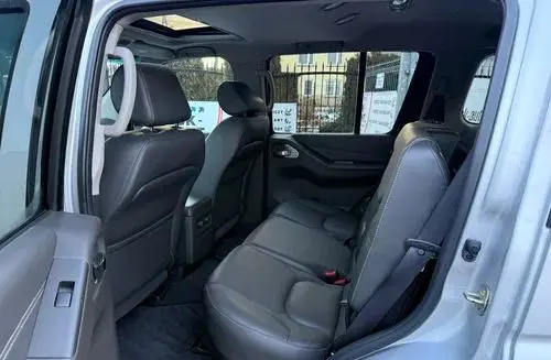 NISSAN Pathfinder 