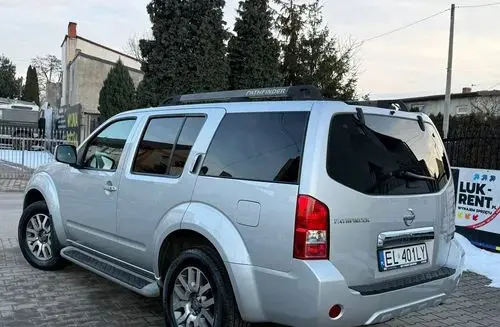 NISSAN Pathfinder 