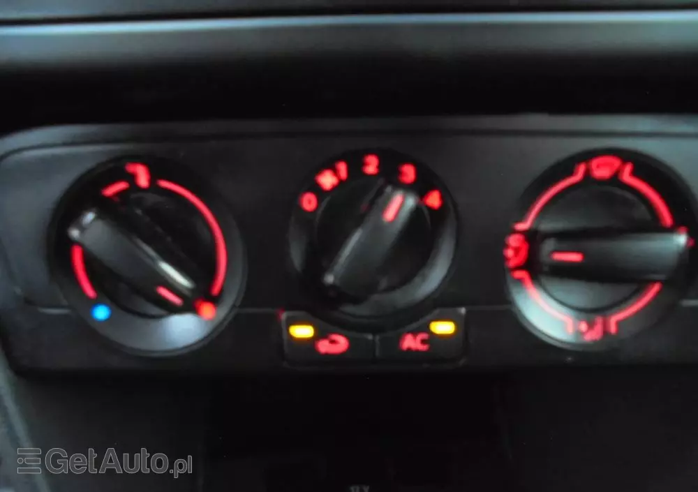 VOLKSWAGEN Polo 1.2 Team