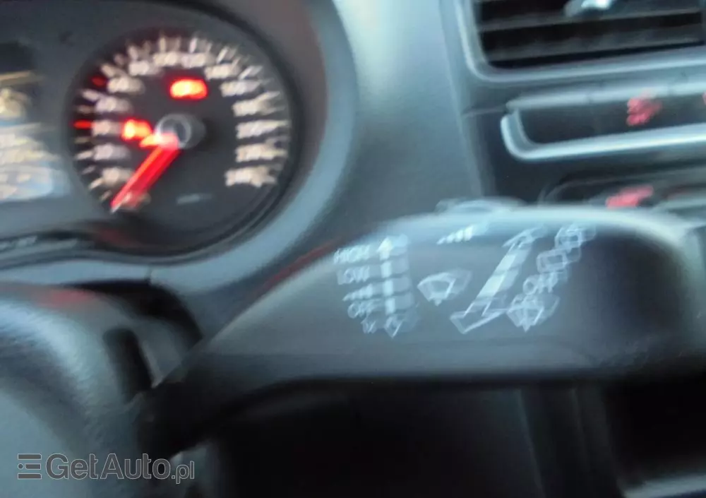 VOLKSWAGEN Polo 1.2 Team