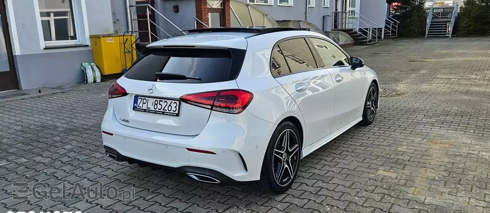 MERCEDES-BENZ Klasa A 250 AMG Line 7G-DCT