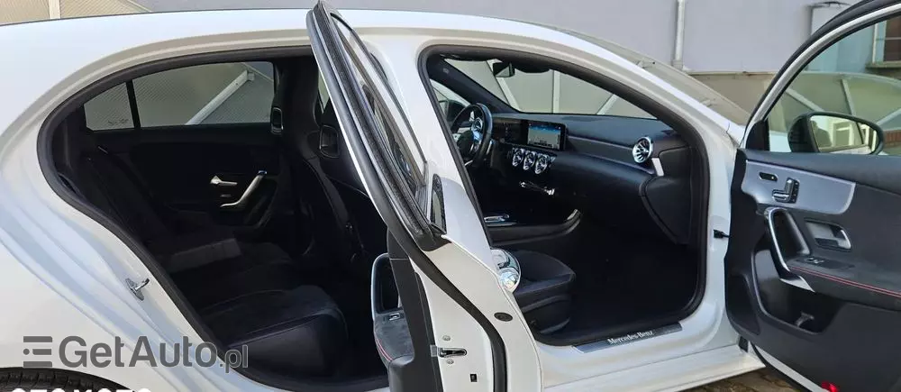 MERCEDES-BENZ Klasa A 250 AMG Line 7G-DCT