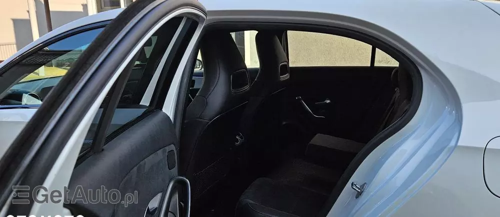 MERCEDES-BENZ Klasa A 250 AMG Line 7G-DCT