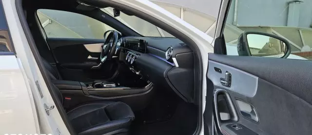 MERCEDES-BENZ Klasa A 250 AMG Line 7G-DCT