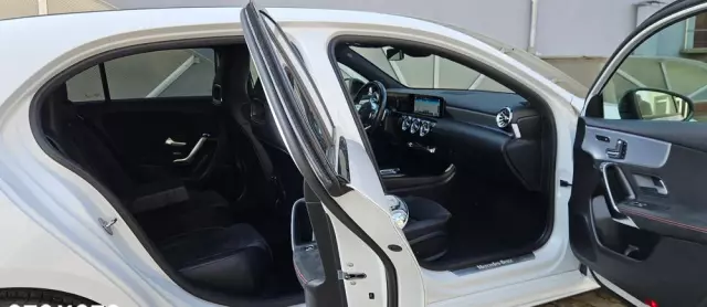 MERCEDES-BENZ Klasa A 250 AMG Line 7G-DCT