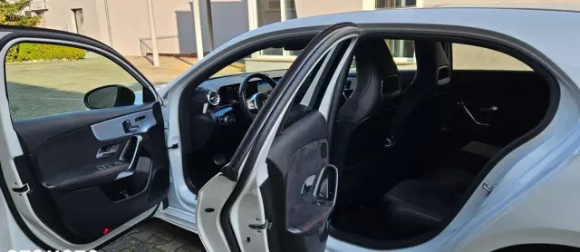 MERCEDES-BENZ Klasa A 250 AMG Line 7G-DCT