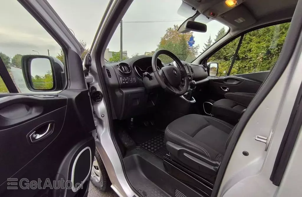 RENAULT Trafic 