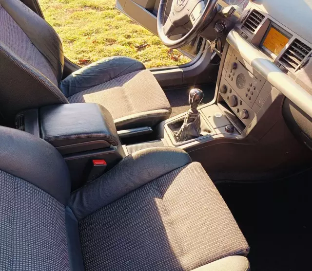 OPEL Vectra 2.2i 16V DIRECT (155 KM)