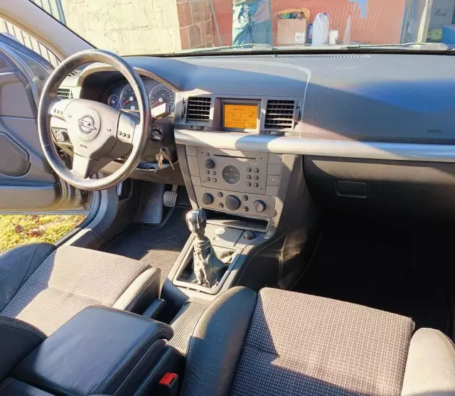 OPEL Vectra 2.2i 16V DIRECT (155 KM)