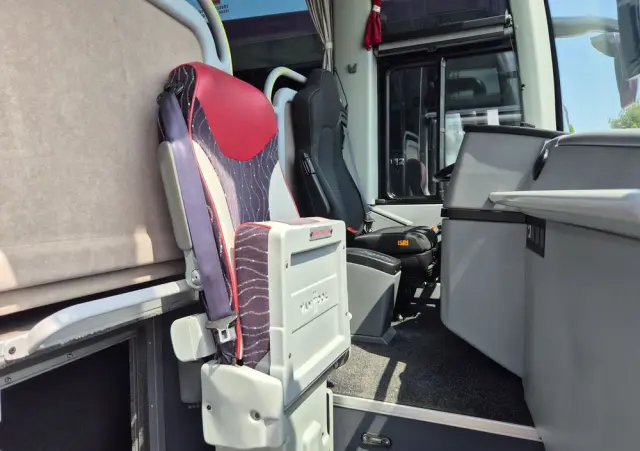 VAN HOOL EX16 / SPROWADZONY Z FRANCJI / 65 MIEJSC / EURO 6 / 146 000 KM 