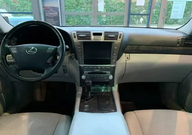 LEXUS LS 460 AWD
