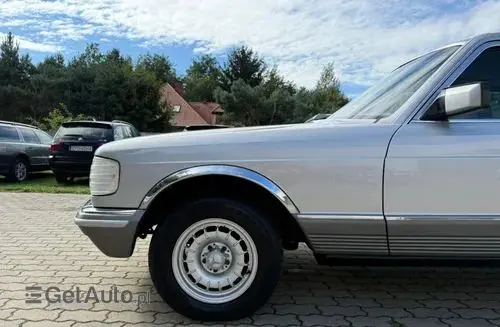 MERCEDES-BENZ W126 