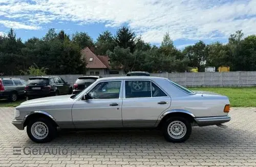 MERCEDES-BENZ W126 