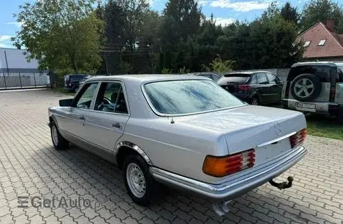 MERCEDES-BENZ W126 