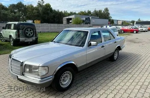 MERCEDES-BENZ W126 