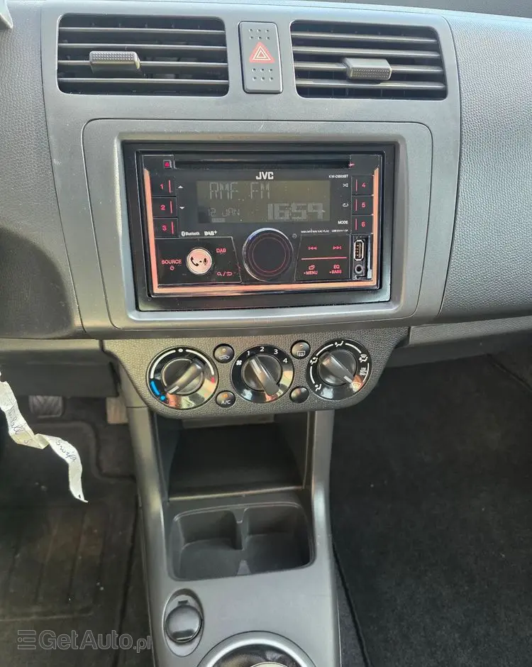 SUZUKI Swift 1.3 Club dance