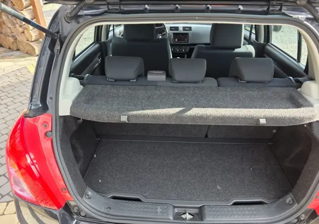 SUZUKI Swift 1.3 Club dance