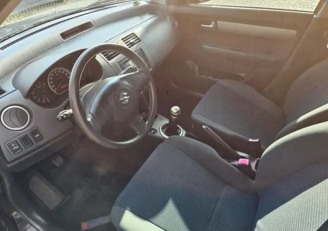 SUZUKI Swift 1.3 Club dance